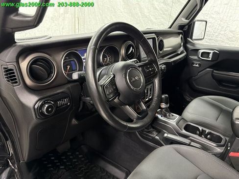 Used 2018 Jeep Wrangler Sport AWD/4WD image 3