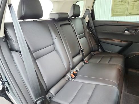 Used 2024 Nissan Rogue SV w/ SV Premium Package image 43