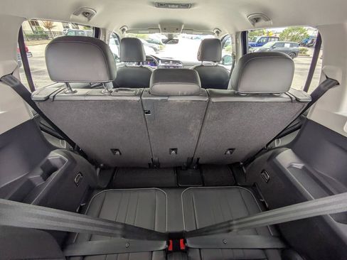 Used 2022 Volkswagen Tiguan SE image 29