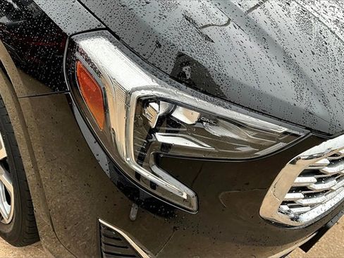Used 2019 GMC Terrain Denali w/ Advanced Safety Package image 31