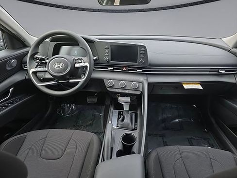 New 2026 Hyundai Elantra SE image 20