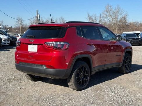 New 2026 Jeep Compass Latitude AWD/4WD image 3