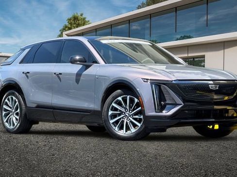 Certified 2024 Cadillac Lyriq Sport RWD image 2
