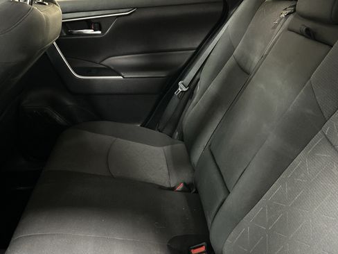 Used 2022 Toyota RAV4 XLE FWD image 9