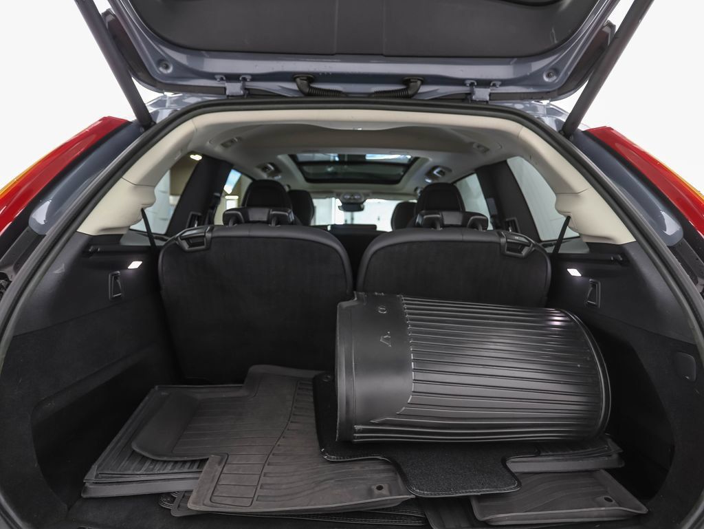 Used 2023 Volvo XC90 B5 Plus AWD/4WD image 26