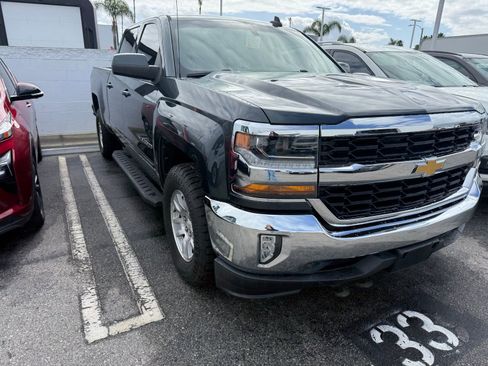 Used 2018 Chevrolet Silverado 1500 LT w/ All Star Edition image 3