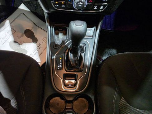 Used 2019 Jeep Cherokee Latitude w/ Popular Appearance Group FWD image 35