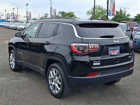 Used 2023 Jeep Compass Latitude AWD/4WD image 4