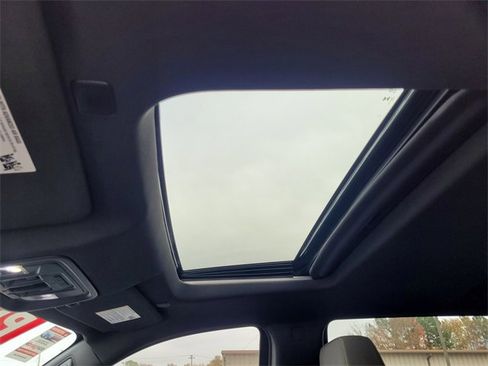 Used 2025 Chevrolet Silverado 1500 ZR2 w/ Technology Package image 23