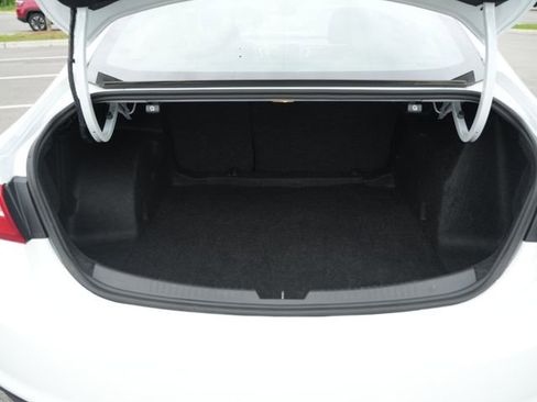 Used 2023 Chevrolet Malibu LT FWD image 17