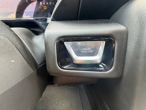 Used 2025 GMC Yukon Denali AWD/4WD image 33