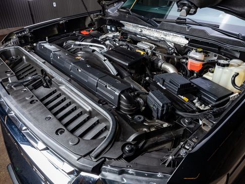 Used 2020 Chevrolet Silverado 2500 LTZ w/ LTZ Premium Package image 36