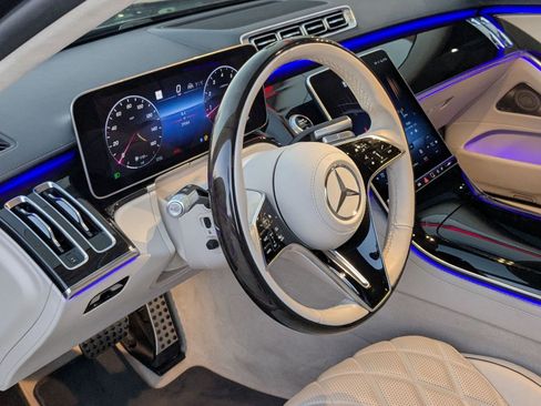 Used 2022 Mercedes-Benz S 500 4MATIC image 4