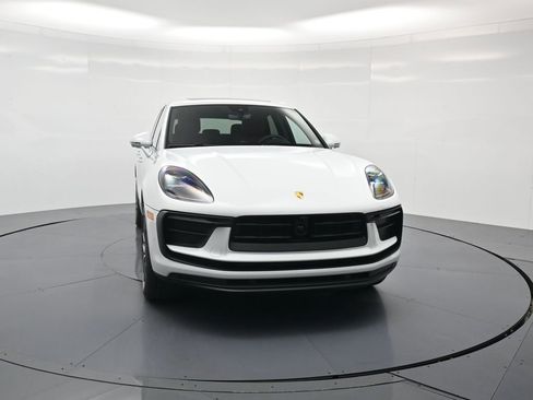 Used 2026 Porsche Macan AWD/4WD image 33