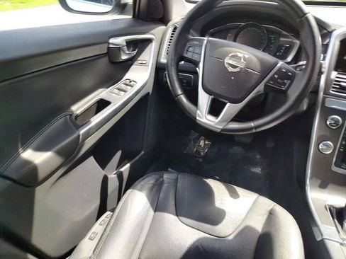 Used 2015 Volvo XC60 T5 Premier image 18