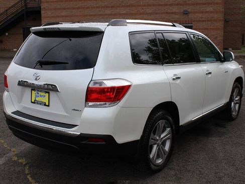 Used 2012 Toyota Highlander Limited w/ Tow Pkg AWD/4WD image 4