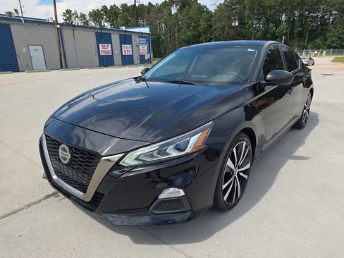 Used 2019 Nissan Altima 2.5 SR FWD image 3