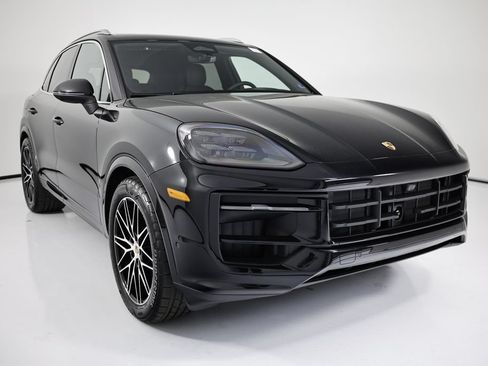 New 2026 Porsche Cayenne S AWD/4WD image 9