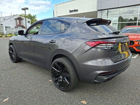Used 2019 Maserati Levante Trofeo AWD/4WD image 6