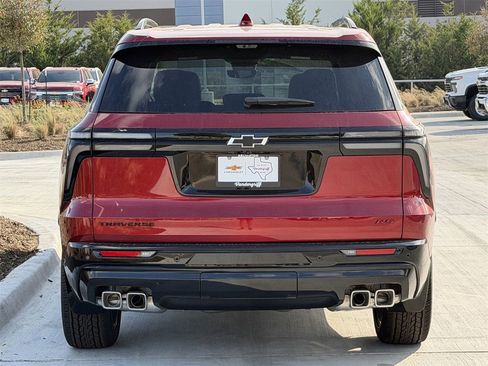 New 2026 Chevrolet Traverse RS image 5