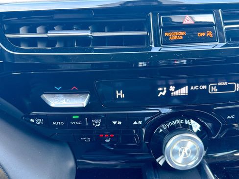 Used 2024 Acura MDX SH-AWD w/ Technology Package image 33