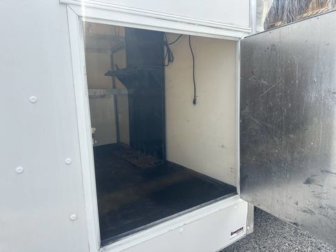 Used 2016 Chevrolet Express 4500 w/ Chrome Appearance Package image 9