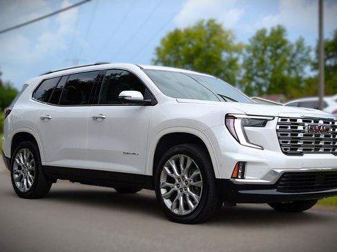 Used 2024 GMC Acadia Denali w/ Super Cruise Package AWD/4WD image 3