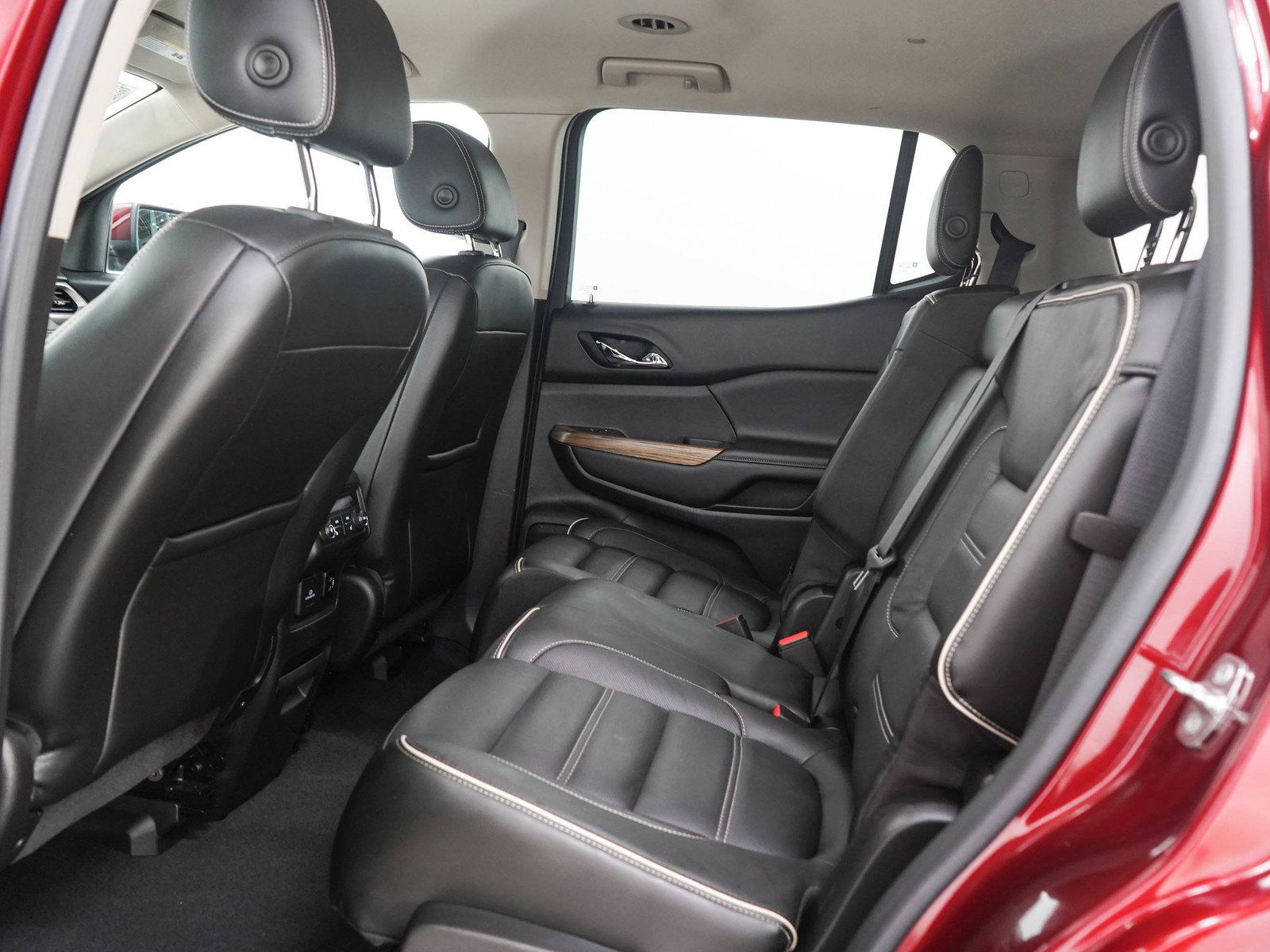 Used 2017 GMC Acadia Denali w/ Technology Package AWD/4WD image 16