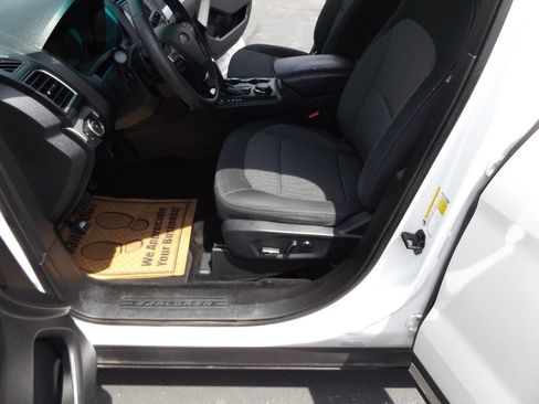 Used 2016 Ford Explorer XLT image 13