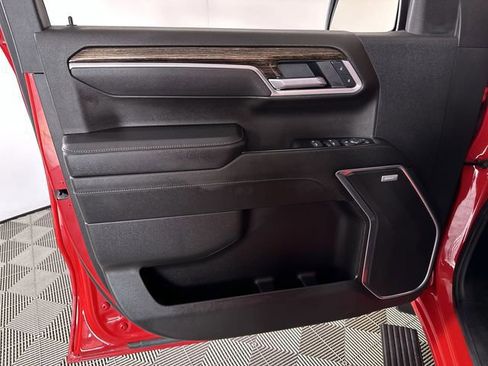 Used 2025 GMC Sierra 1500 Elevation image 23