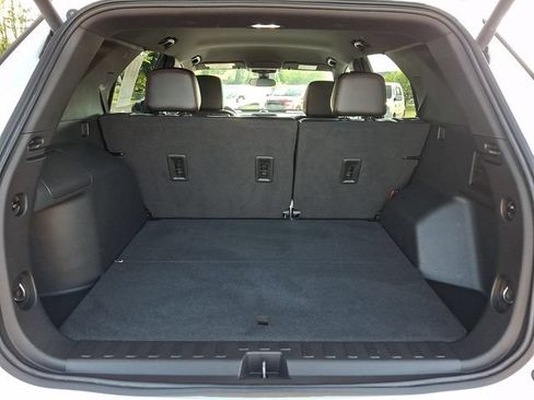Used 2024 Chevrolet Equinox RS AWD/4WD image 28