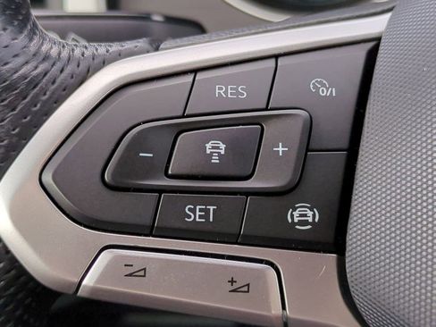 Used 2021 Volkswagen Atlas Cross Sport SE w/ Panoramic Sunroof Package image 26