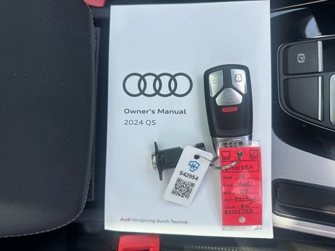 Certified 2024 Audi Q5 2.0T Prestige w/ Prestige Package AWD/4WD image 34