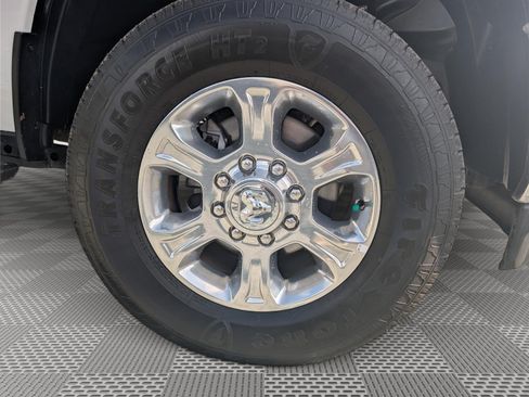 Used 2025 RAM 2500 Big Horn AWD/4WD image 9