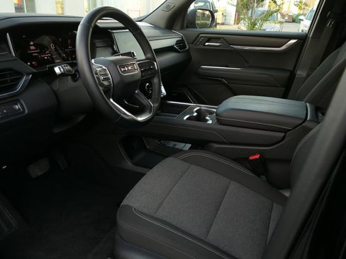 Used 2025 GMC Acadia Elevation image 12