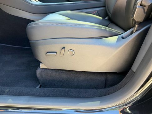 Used 2023 Tesla Model Y Long Range AWD/4WD image 29