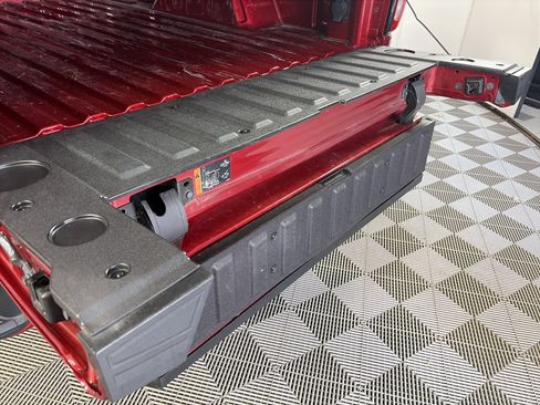 Used 2021 GMC Sierra 1500 Elevation w/ Preferred Package AWD/4WD image 17