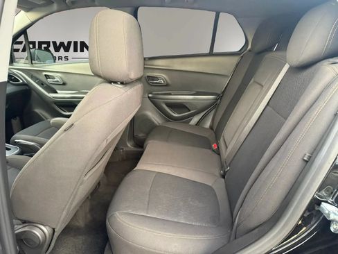 Used 2022 Chevrolet Trax LS w/ Tint and Cruise Package FWD image 27