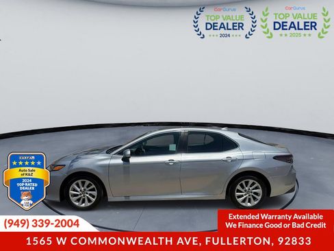 Used 2021 Toyota Camry LE FWD image 3