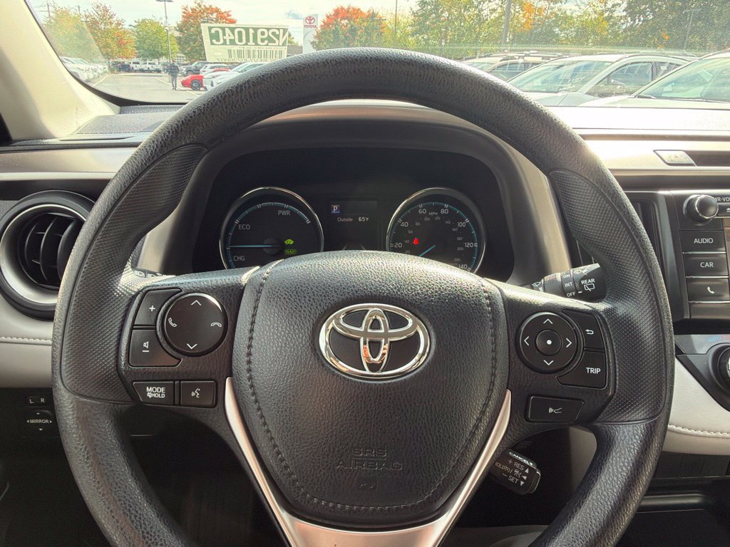 Used 2018 Toyota RAV4 LE AWD/4WD image 25
