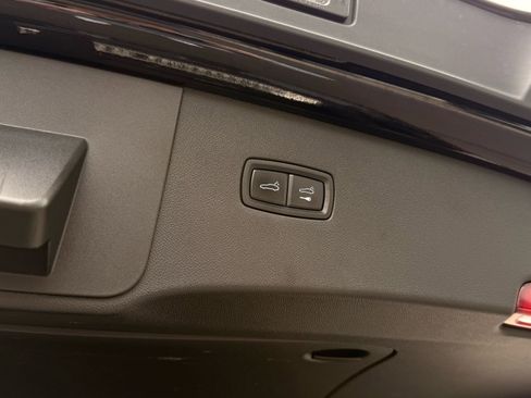 Used 2022 Porsche Cayenne Coupe image 45