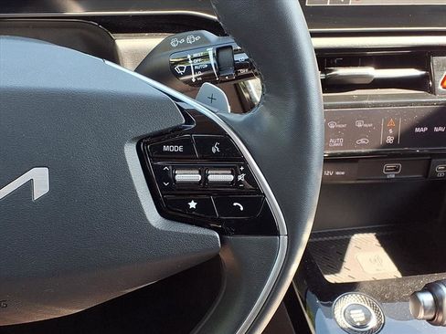 Used 2023 Kia Niro FWD image 17