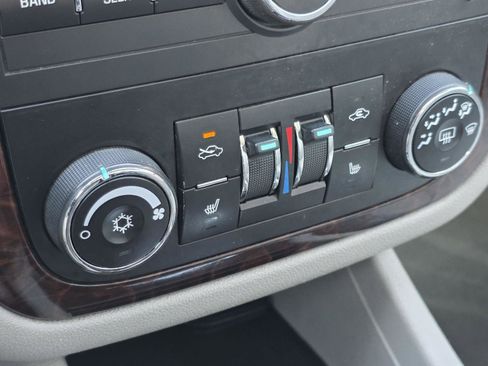 Used 2014 Chevrolet Impala LTZ image 16