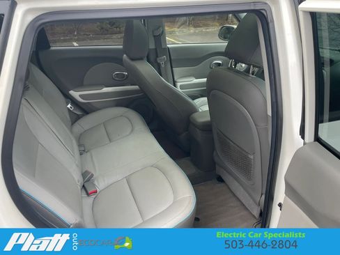 Used 2017 Kia Soul EV + w/ Sun & Fun Package image 45