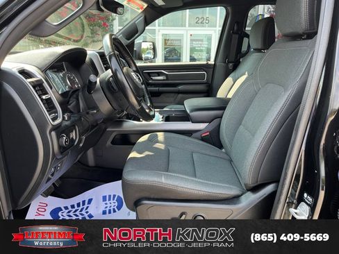 Used 2022 RAM 1500 Big Horn AWD/4WD image 3