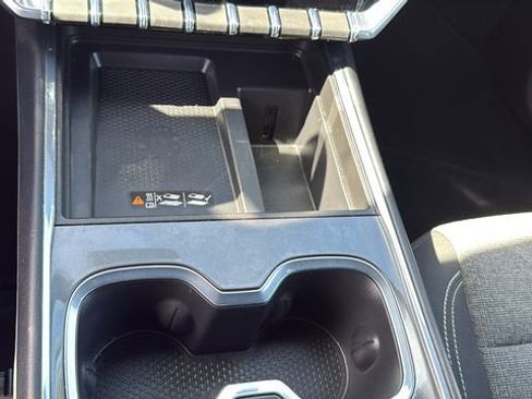 Used 2025 GMC Acadia Elevation image 22