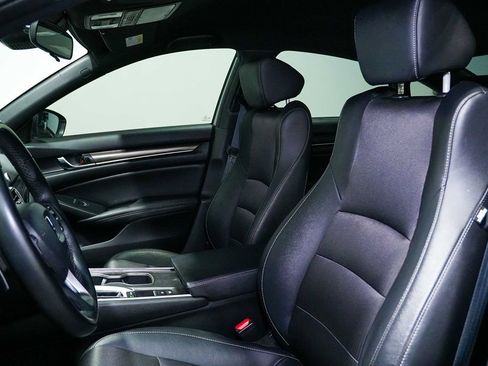 Used 2019 Honda Accord Sport image 12