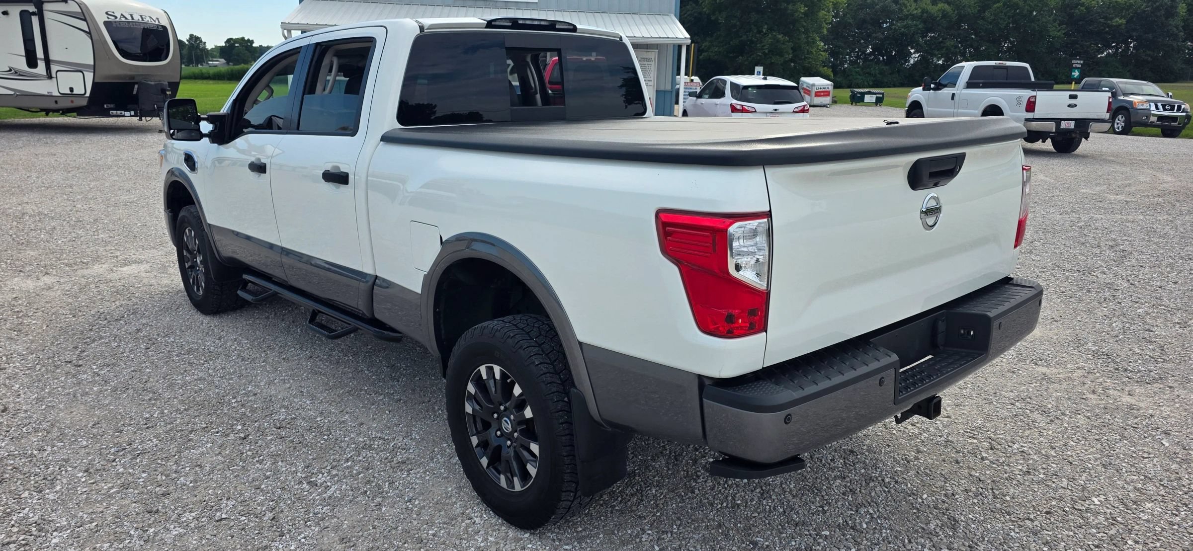 Used 2018 Nissan Titan PRO-4X w/ Pro-4x Utility Package AWD/4WD image 5