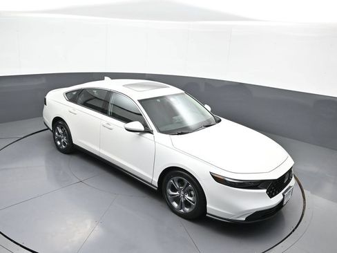 Certified 2024 Honda Accord EX image 36