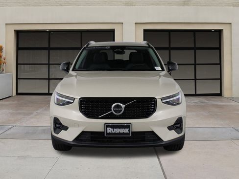 Used 2026 Volvo XC40 B5 Ultra w/ Climate Package image 6